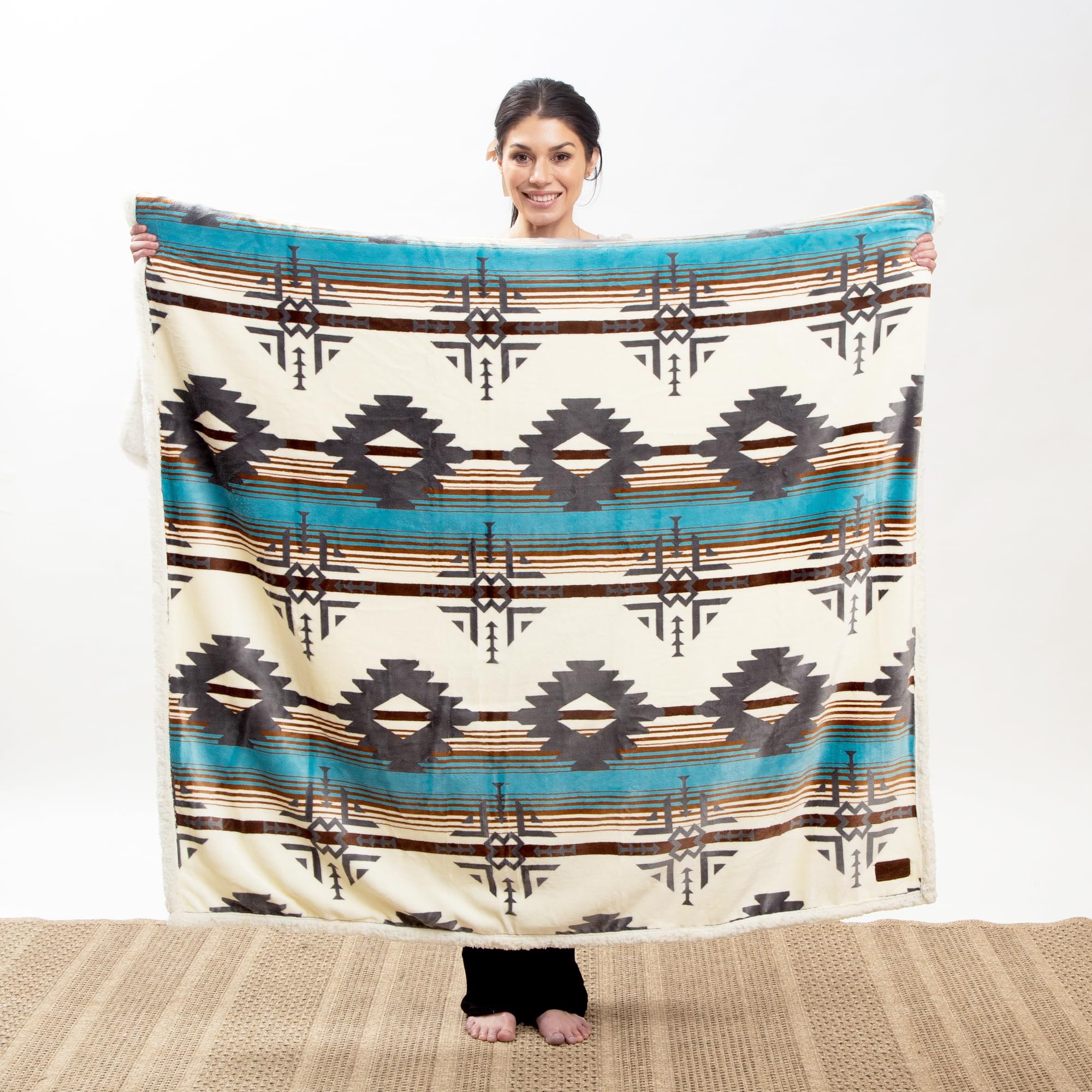 Wrangler Lone Mountain Southwestern Sherpa Throw Blanket 54" x 68" - Image 4